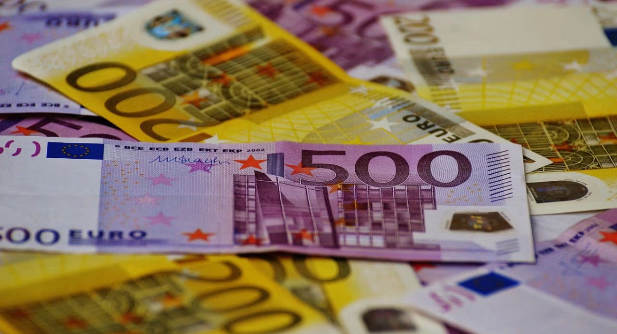 France’s ANJ fines an unnamed operator €500,000 for failing to protect high-risk players, marking another strong enforcement action on player safety.