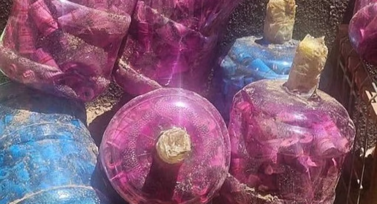 Iraq Finds Cash and Gold Hidden in Water Bottles in Tikrit