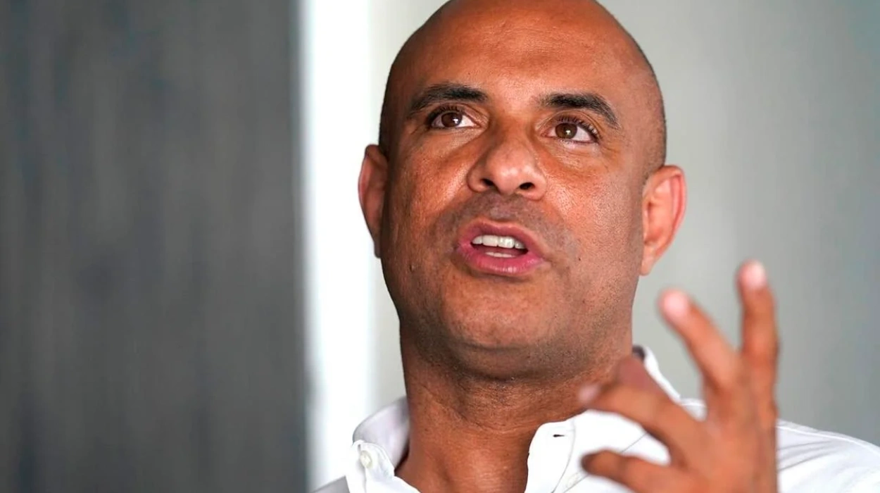 Laurent Lamothe and Offshore Finance: Unveiling Power, Secrecy, and Accountability Challenges